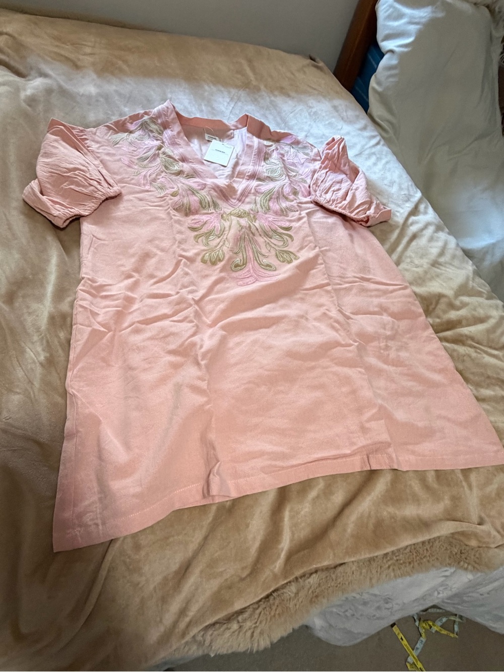 NWT Yohers Pink Embroidered V-Neck Dress Women’s Small Feminine Boho